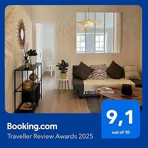Appartement Aux Pieds Du Palais Des Papes., Avignon